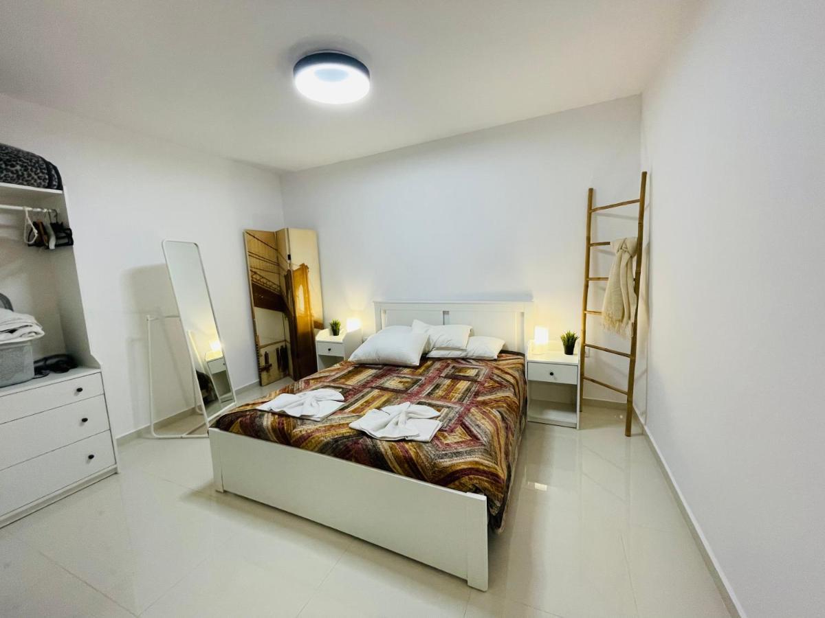 Haris White Apartment Ρουσσοσπίτι Εξωτερικό φωτογραφία